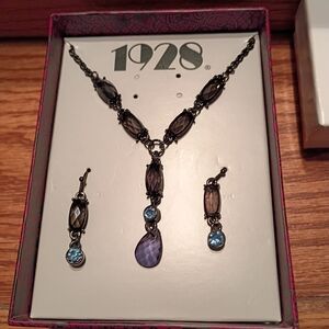 1928 Black and Blue Necklace Set